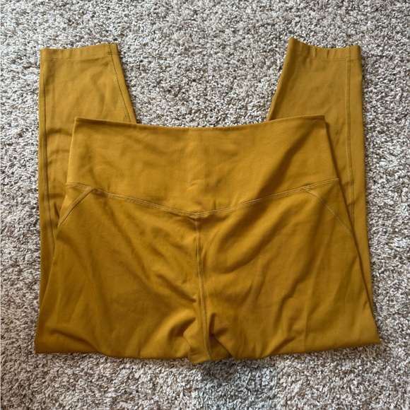 Girlfriend Collective High Waist Capri Saddle Leggings Mustard - Picture 3 of 5